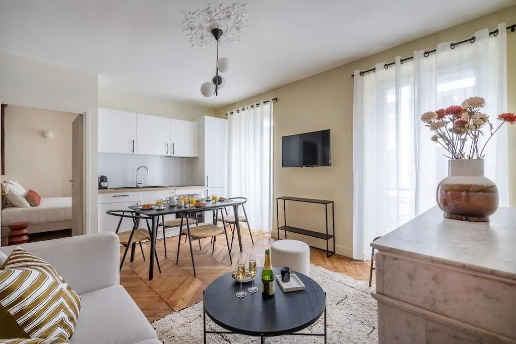 アパート 4#Two Bedrooms#Champs Elysees#Arc De Triomphe#Ac パリ フランス